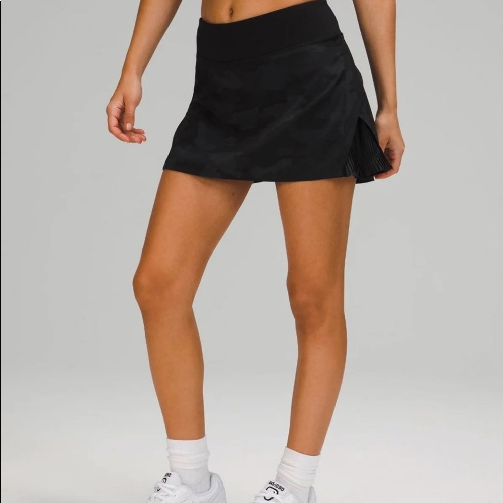 NWOT lululemon Play off the pleats skirt 6